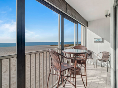 Gulf Front 2 Bedroom Vacation Condo Sleeps 6 Guests